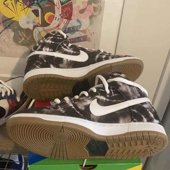 Nike SB Dunk High Premium “Tie Dye” - Picture 2 of 3